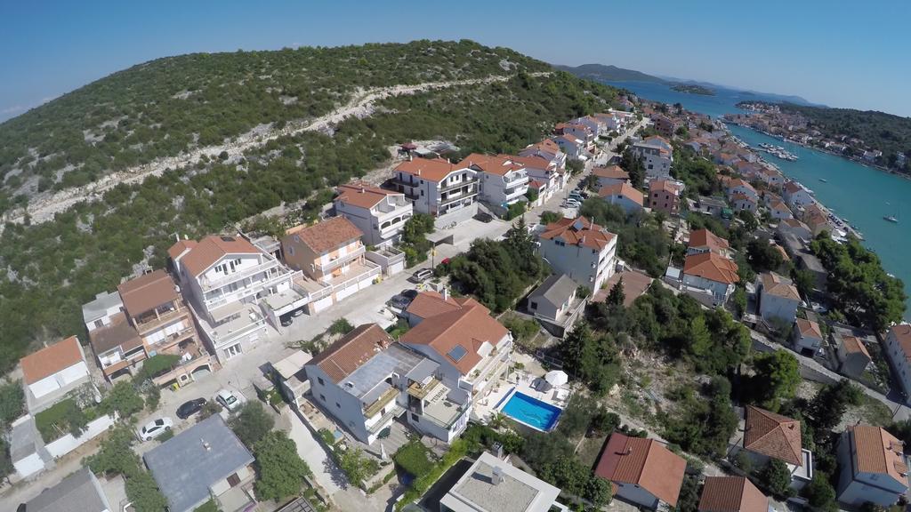 Villa Lana Apartments Tisno Dış mekan fotoğraf